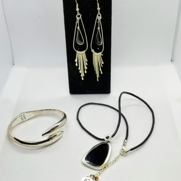 Lot of 3 Modern Pieces - Picture 1 of 8